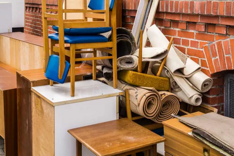 Offrir des objets à une association après un débarras de grenier, Amiens, Elite Débarras