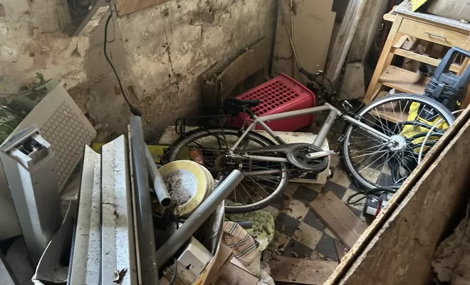 Débarras intégral des parties extérieures d'une maison sur Amiens, Amiens, Elite Débarras